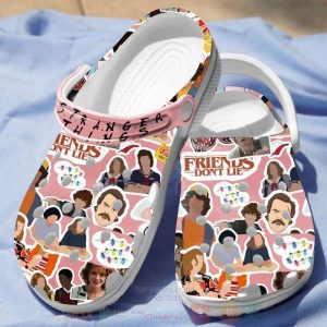 Stranger2BThings2BFriends2BDont2BLie2BCrocs2BCrocband2BClogs2BShoes T3wde